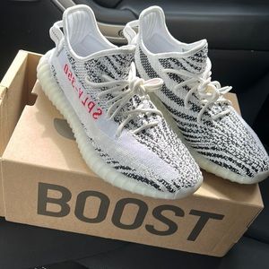 Yeezy zebra 350 8/10 condition original box
